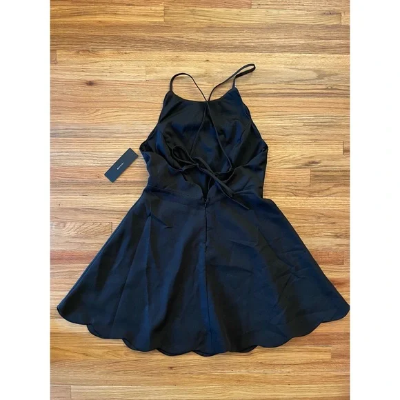 NWT Lulu’s Black Play on Curves Backless Skater Dress with Scalloped Hem, Size S - Picture 5 of 8